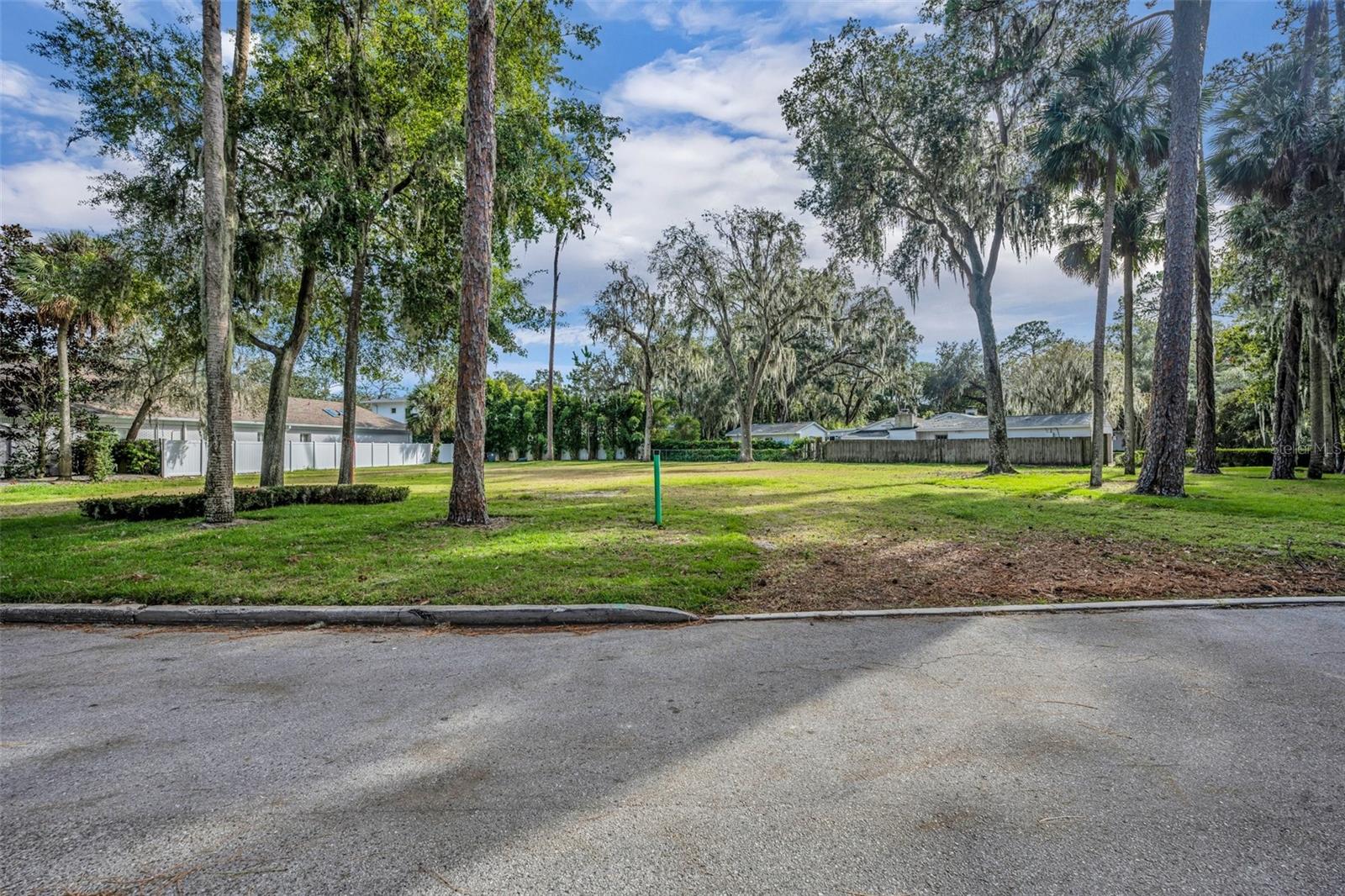 SICILIAN SHORES - Land