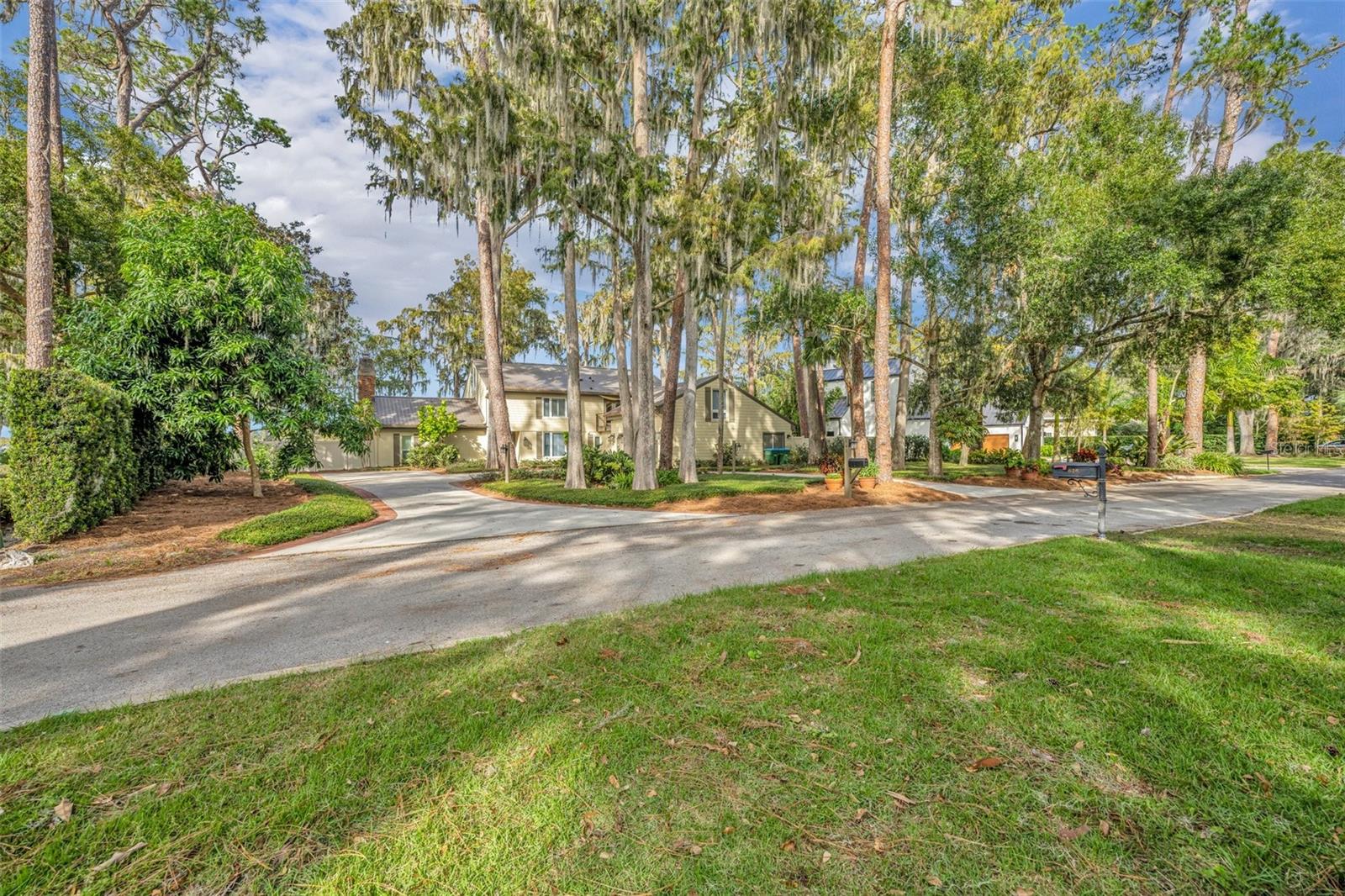 SICILIAN SHORES - Land