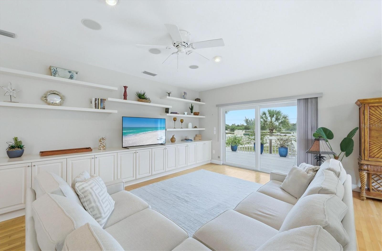 SEABREEZE - Residential