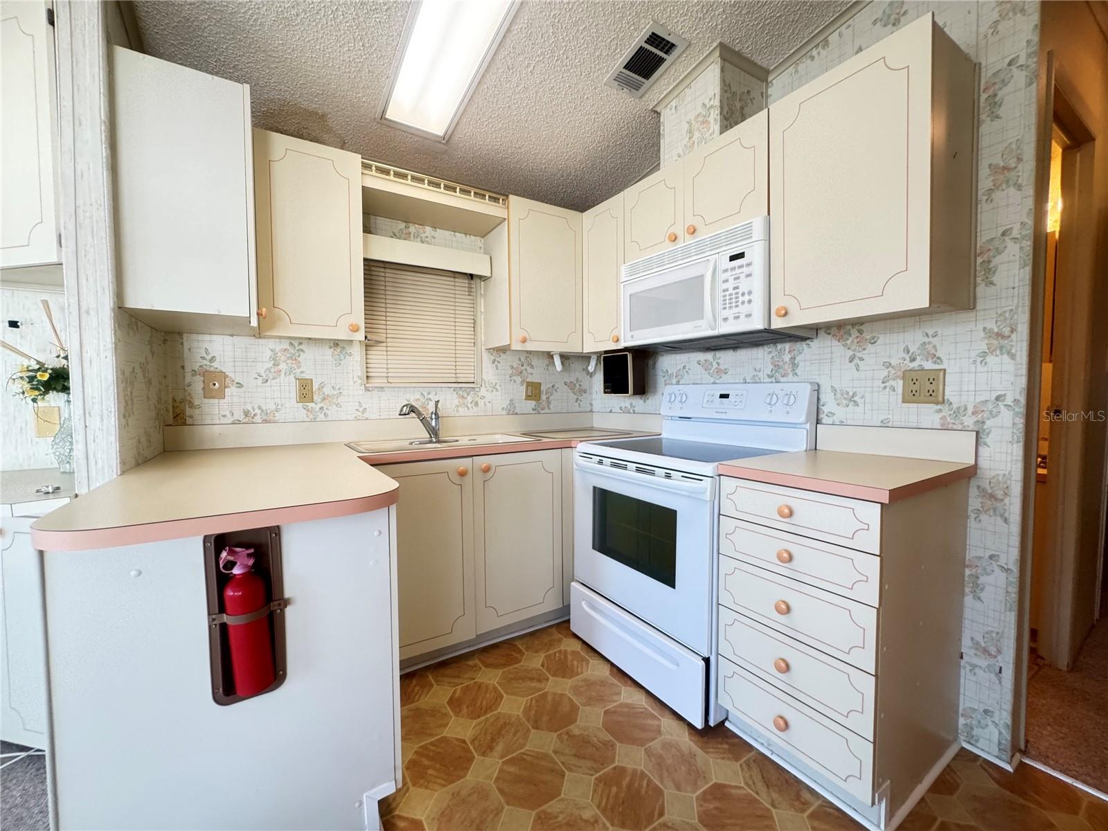 AMERICAN CONDOMINIUM PARKS - ZEPHYRHILLS - Residential