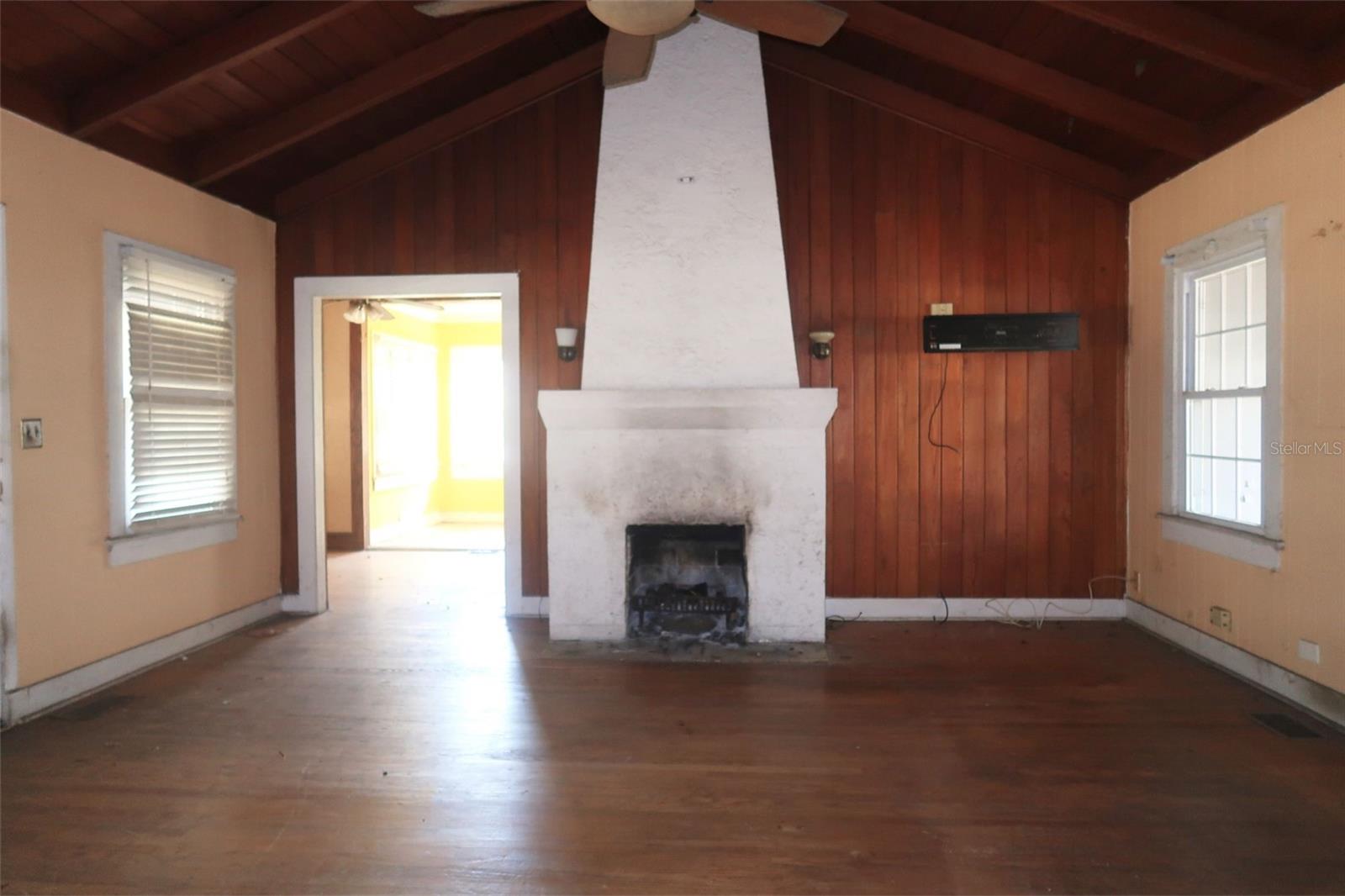 GRAY GABLES - Residential