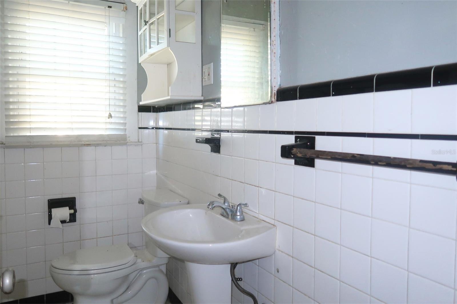 GRAY GABLES - Residential