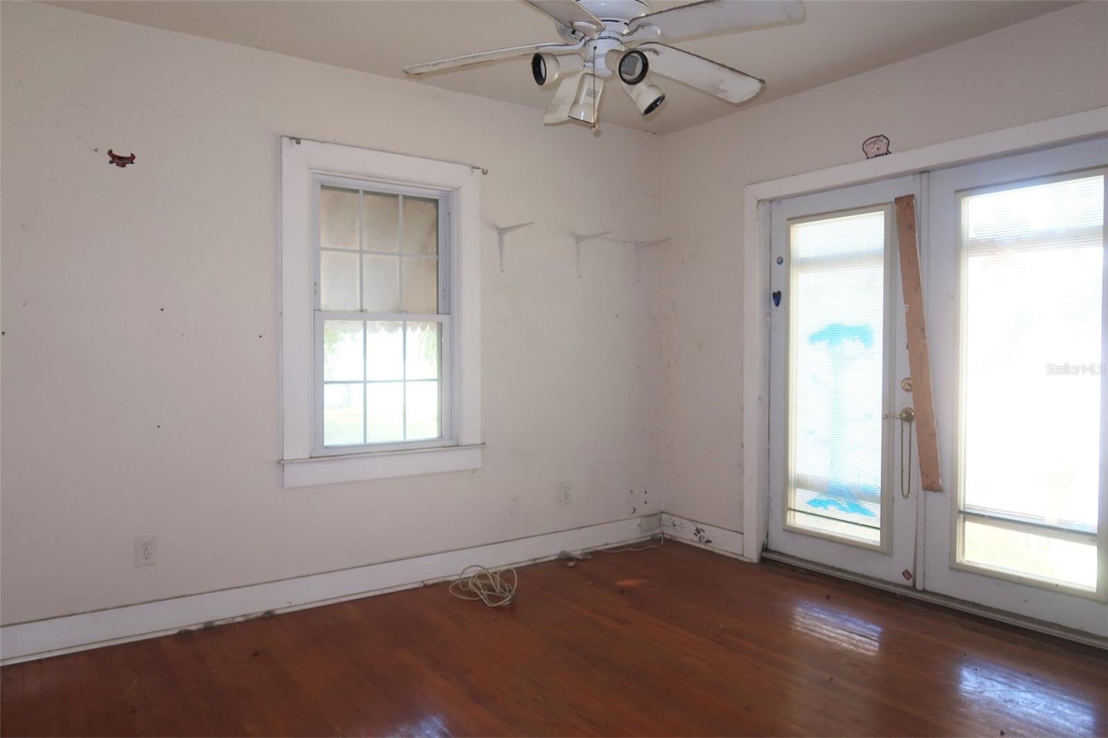 GRAY GABLES - Residential