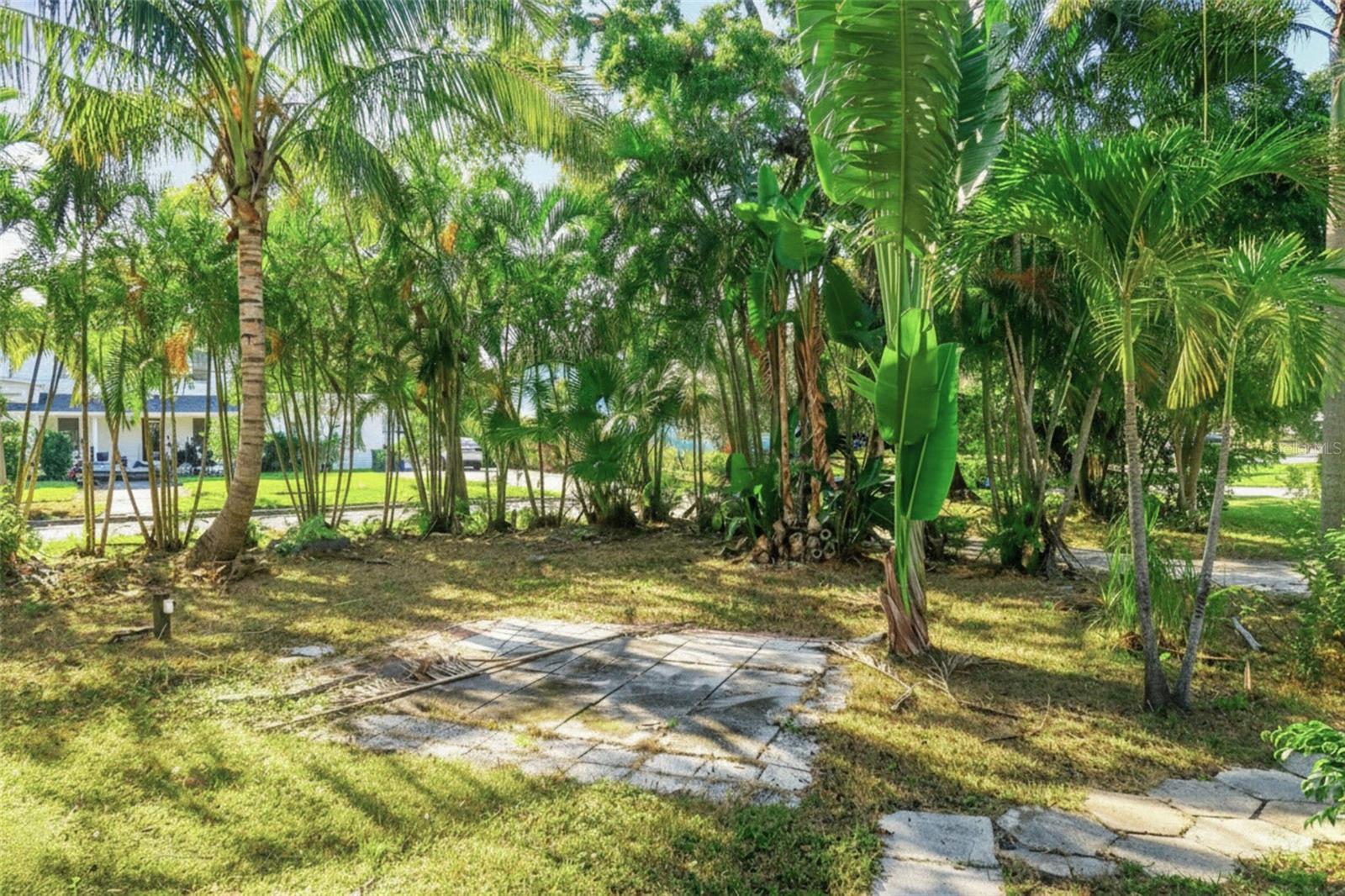 GRAY GABLES - Residential