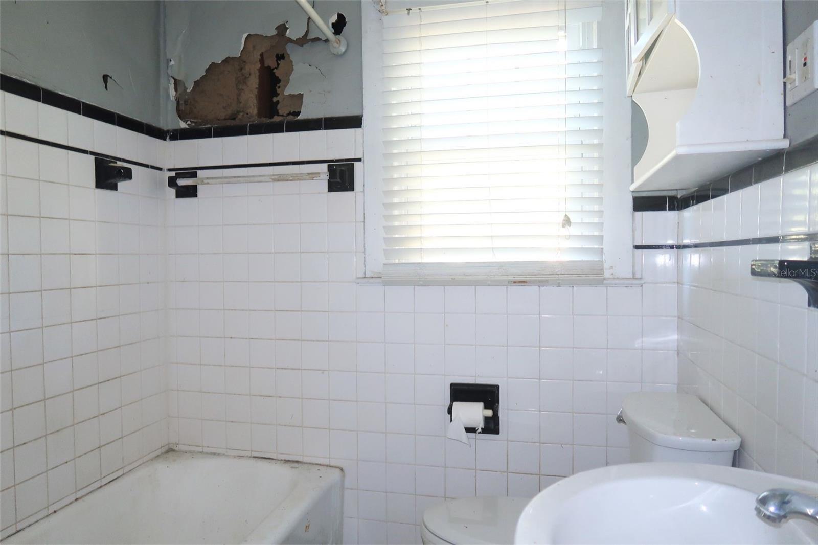 GRAY GABLES - Residential