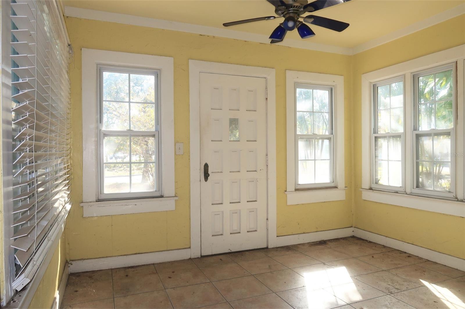 GRAY GABLES - Residential