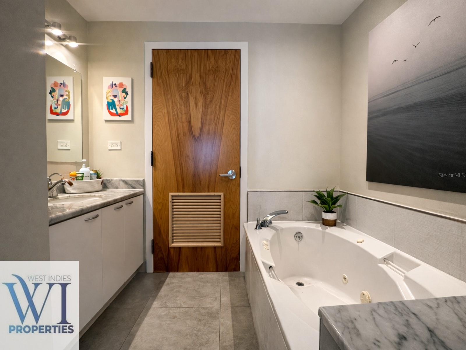 COND. AQUARIUS VACATION CLUB (DORADO DEL MAR) - Residential