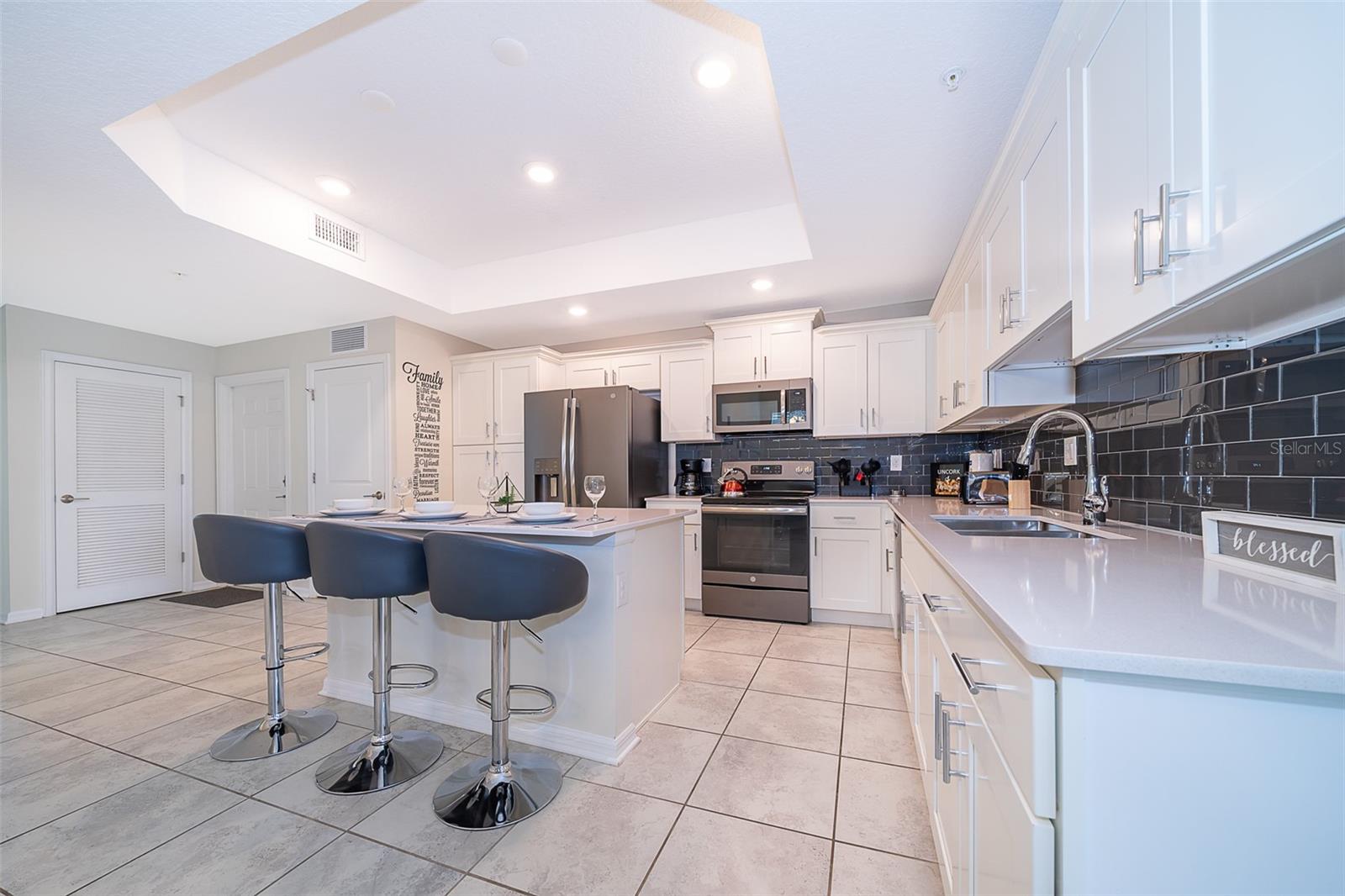 THE TERRACES AT STOREY LAKE CONDO 2 PH 13 - Residential