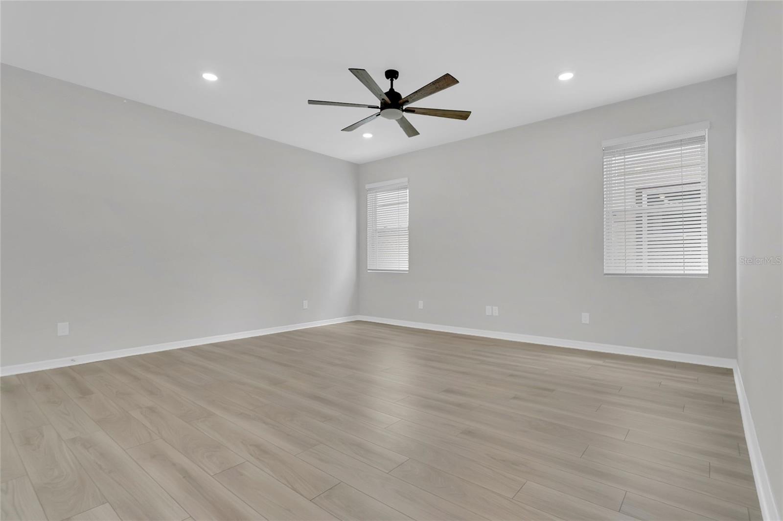 NORTHLAKE/OVATION PH 1 - Residential Lease