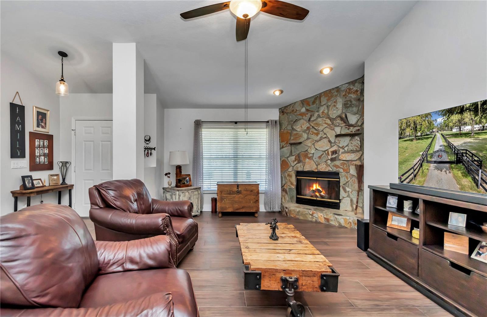 FORTY OAKS FARM - Farm