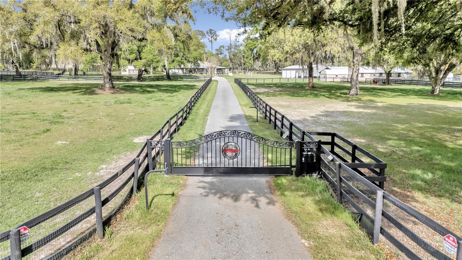 FORTY OAKS FARM - Farm