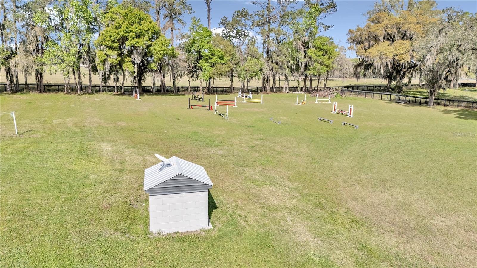 FORTY OAKS FARM - Farm