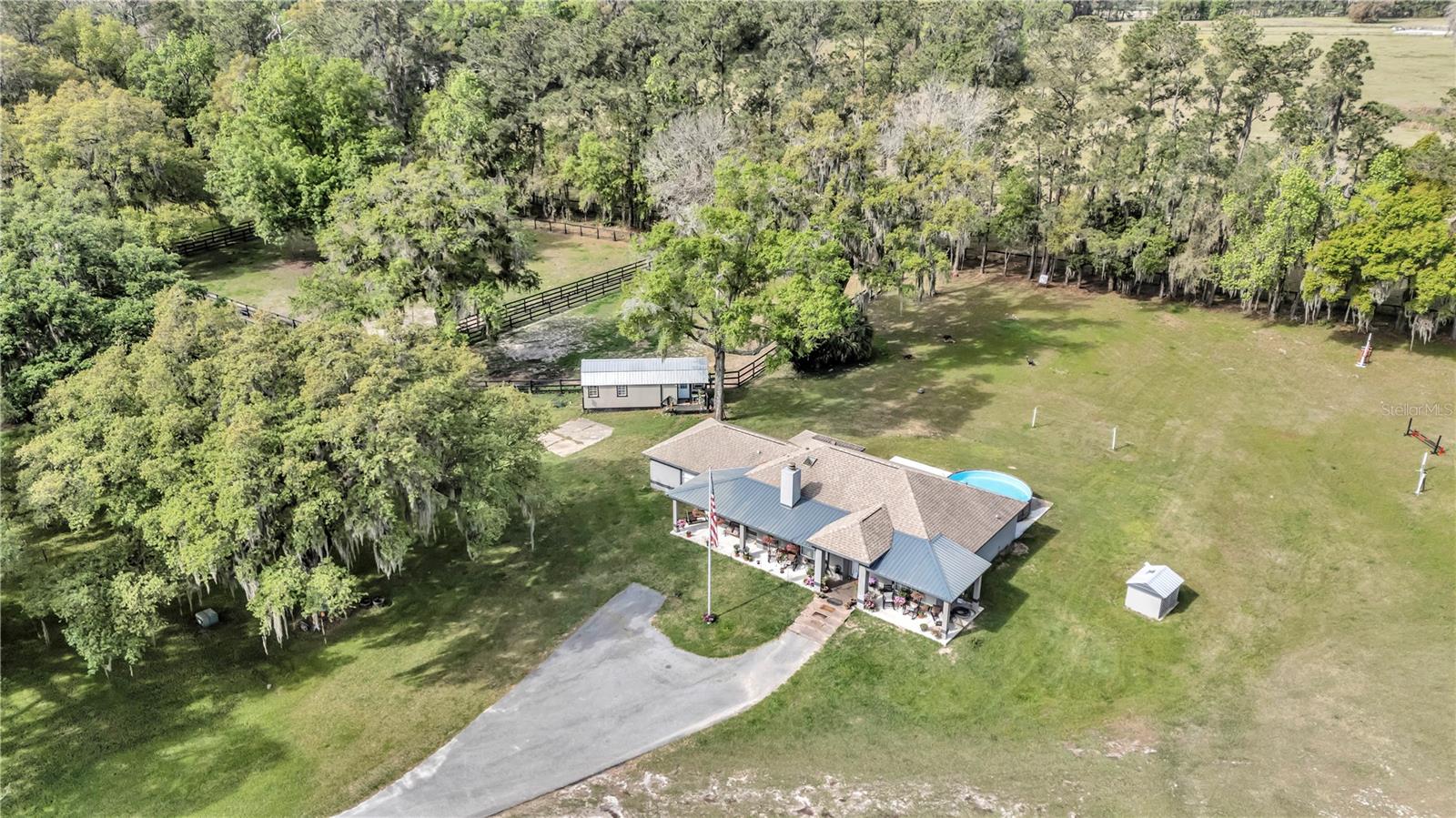 FORTY OAKS FARM - Farm