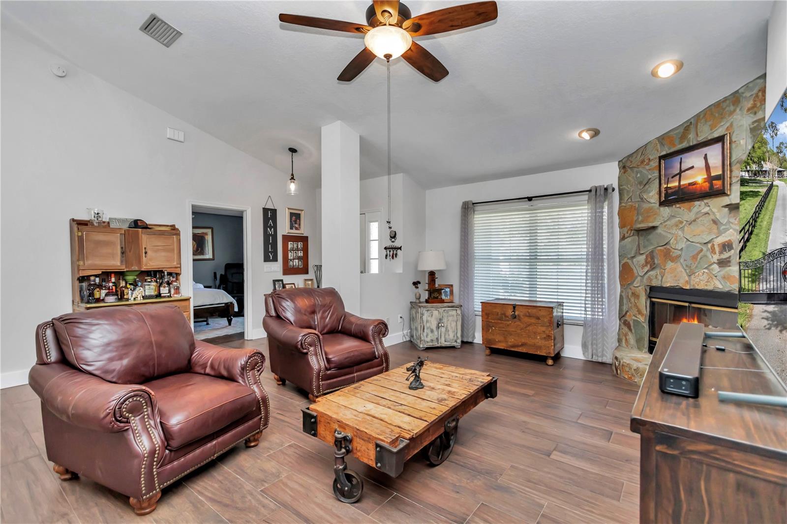 FORTY OAKS FARM - Farm