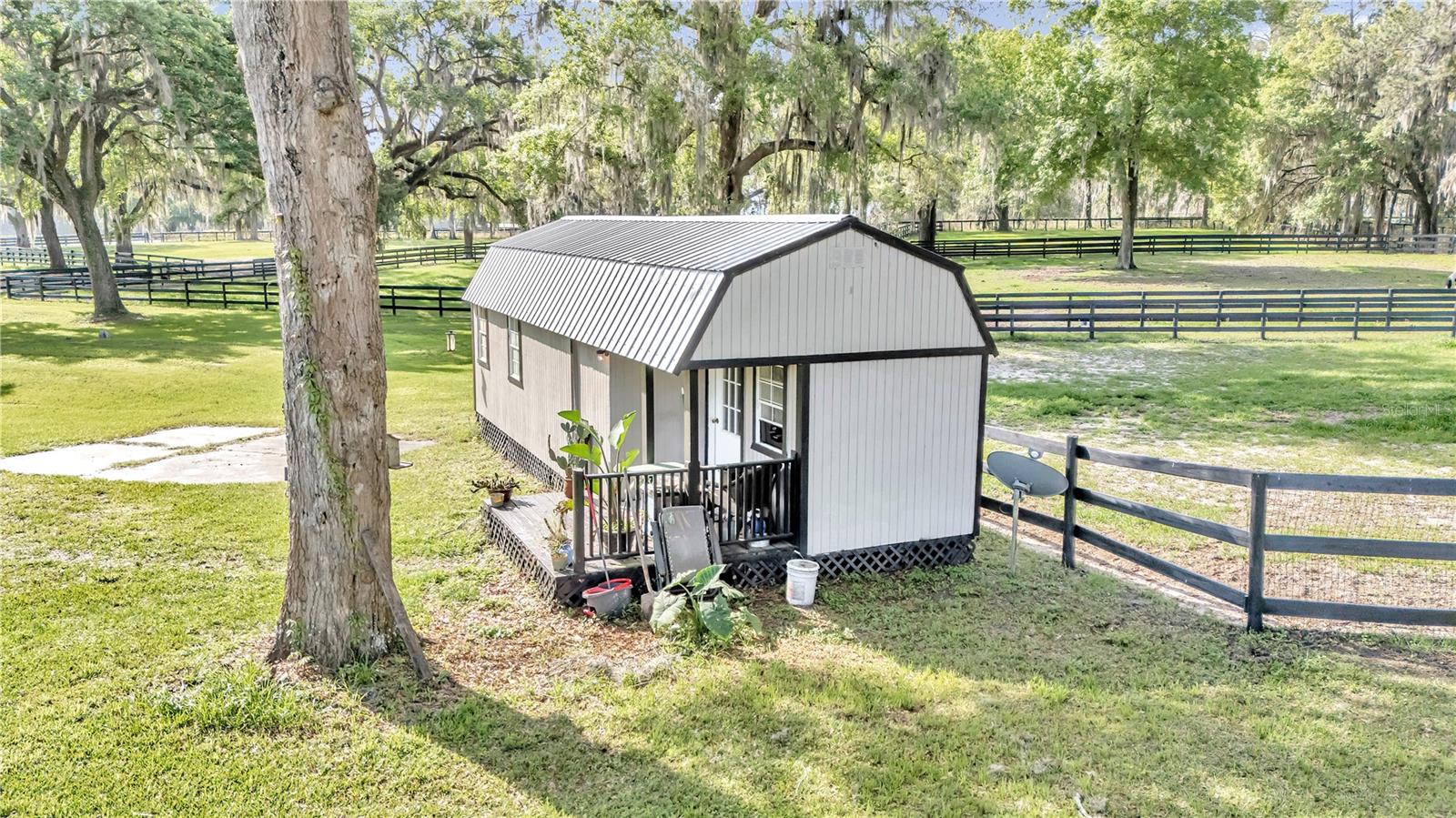 FORTY OAKS FARM - Farm