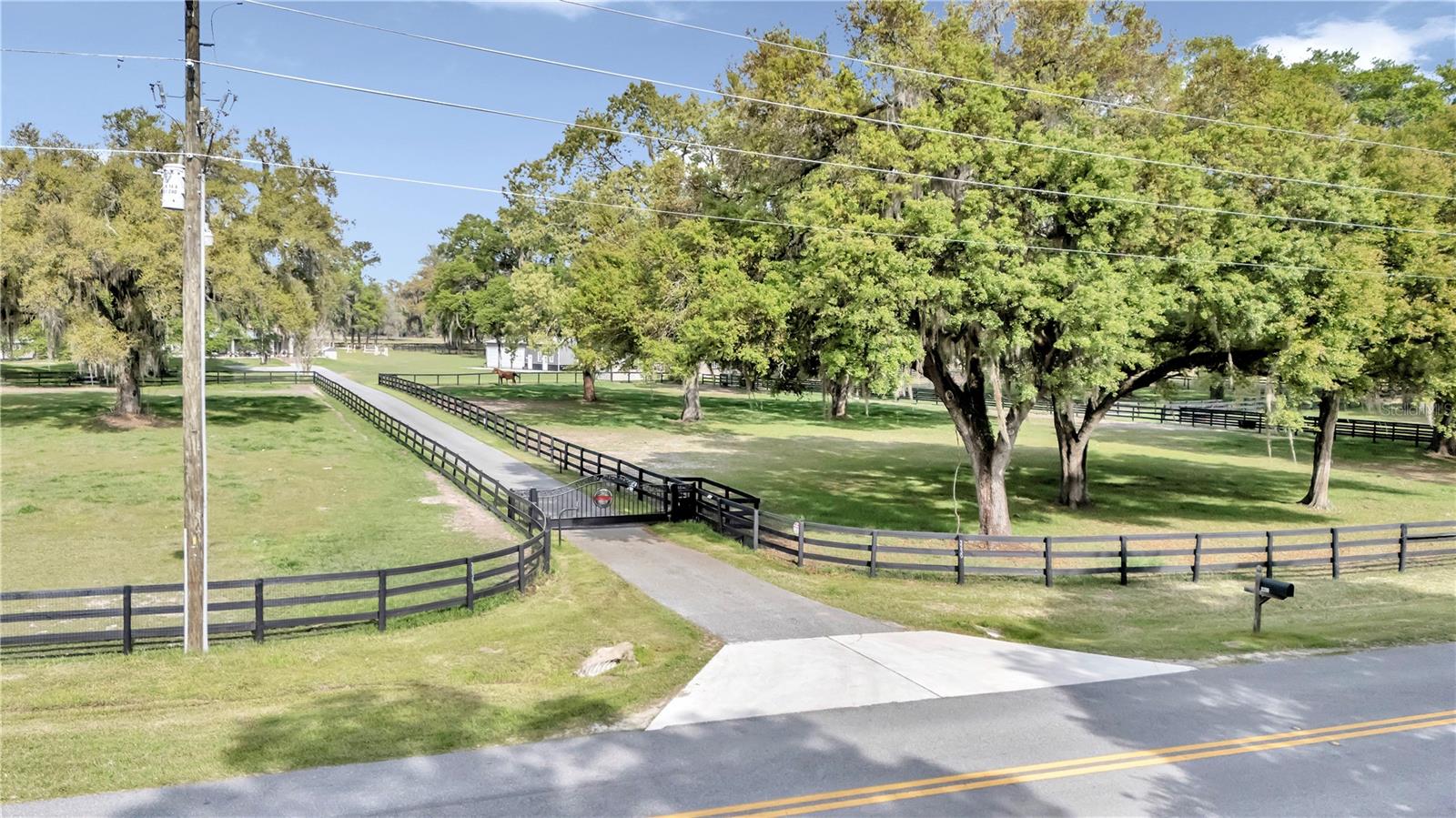 FORTY OAKS FARM - Farm