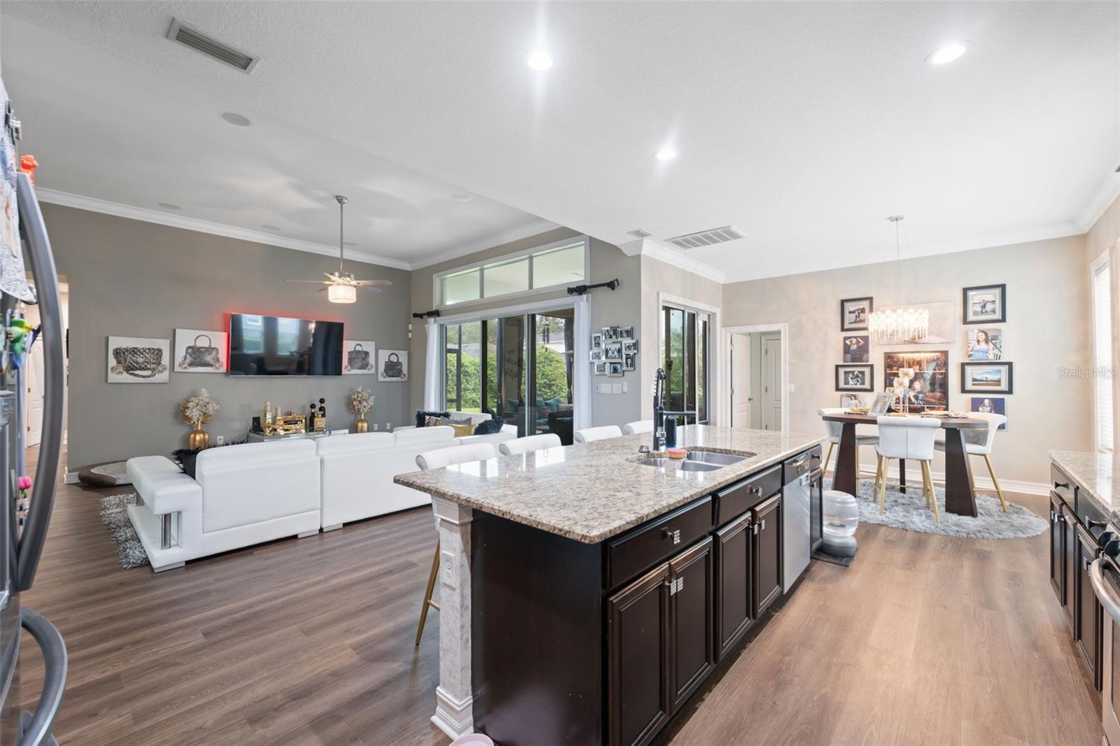 FISHHAWK RANCH TOWNCENTER PHAS - Residential