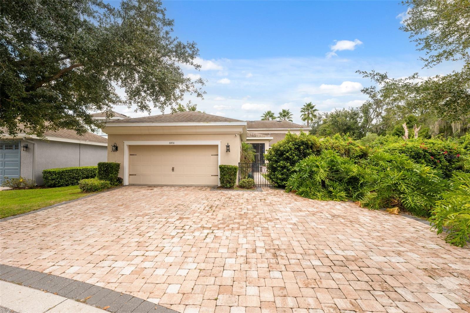 FISHHAWK RANCH TOWNCENTER PHAS - Residential