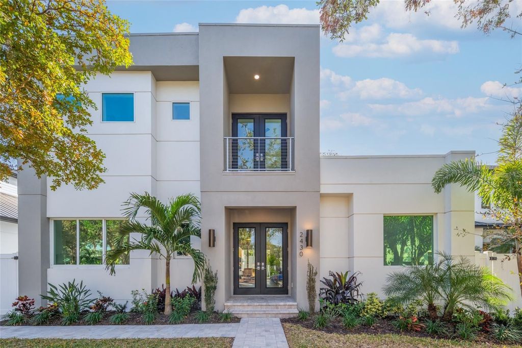 Photo of 2430 Floyd Street, Sarasota, FL 34239 (MLS # A4666770)