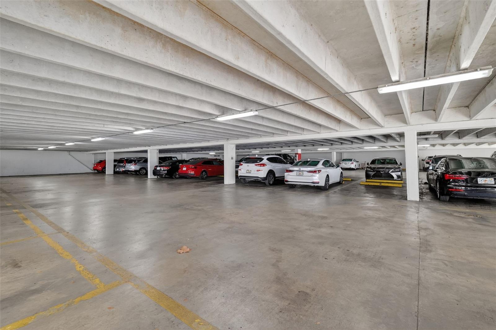 MOUNT DORA VILLA DORA CONDO UNIT 01 - Residential