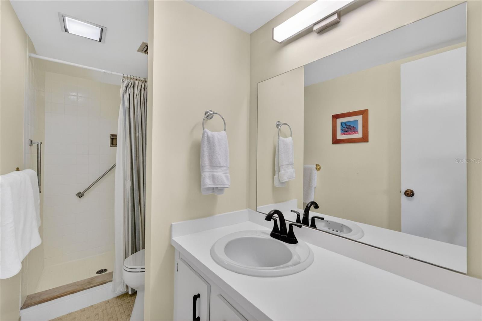 MOUNT DORA VILLA DORA CONDO UNIT 01 - Residential