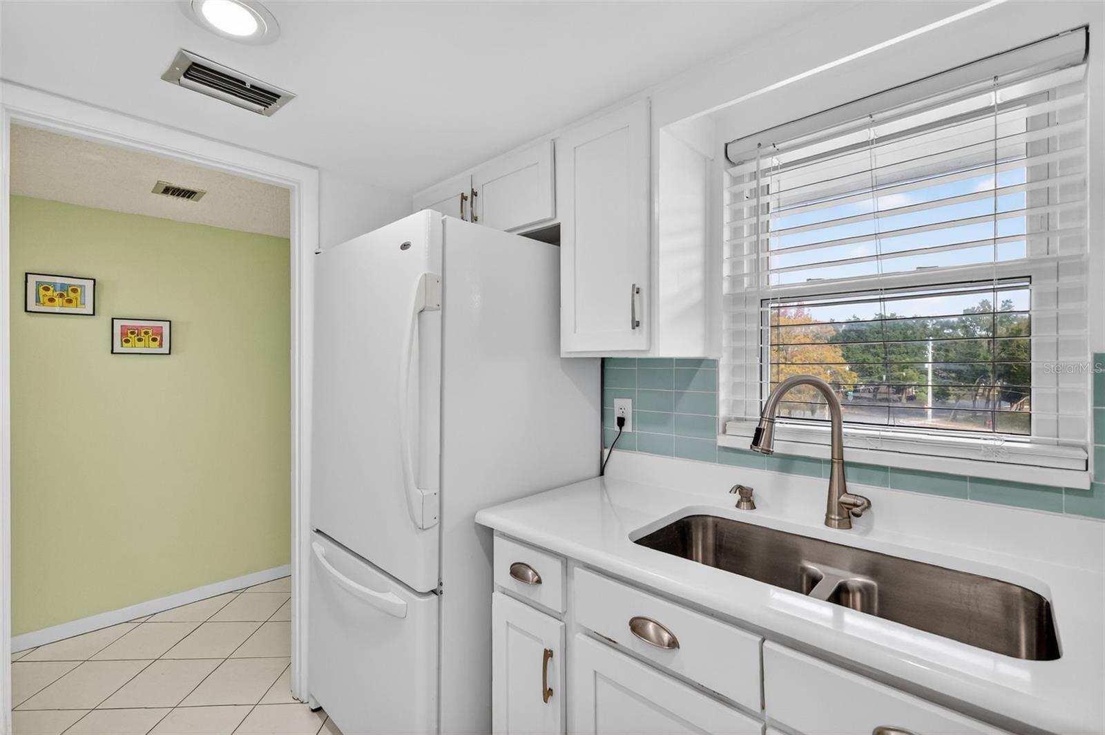 MOUNT DORA VILLA DORA CONDO UNIT 01 - Residential