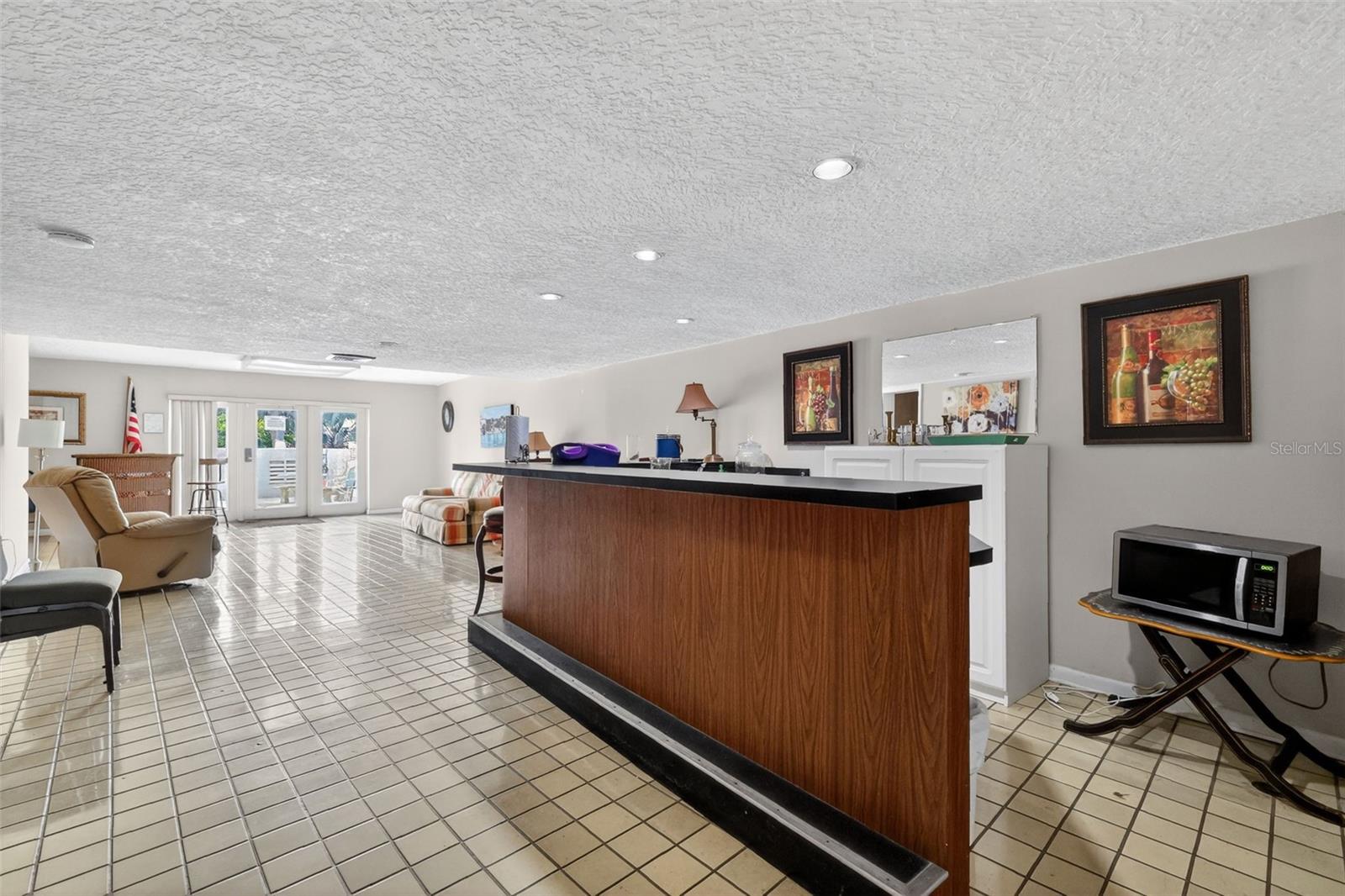 MOUNT DORA VILLA DORA CONDO UNIT 01 - Residential