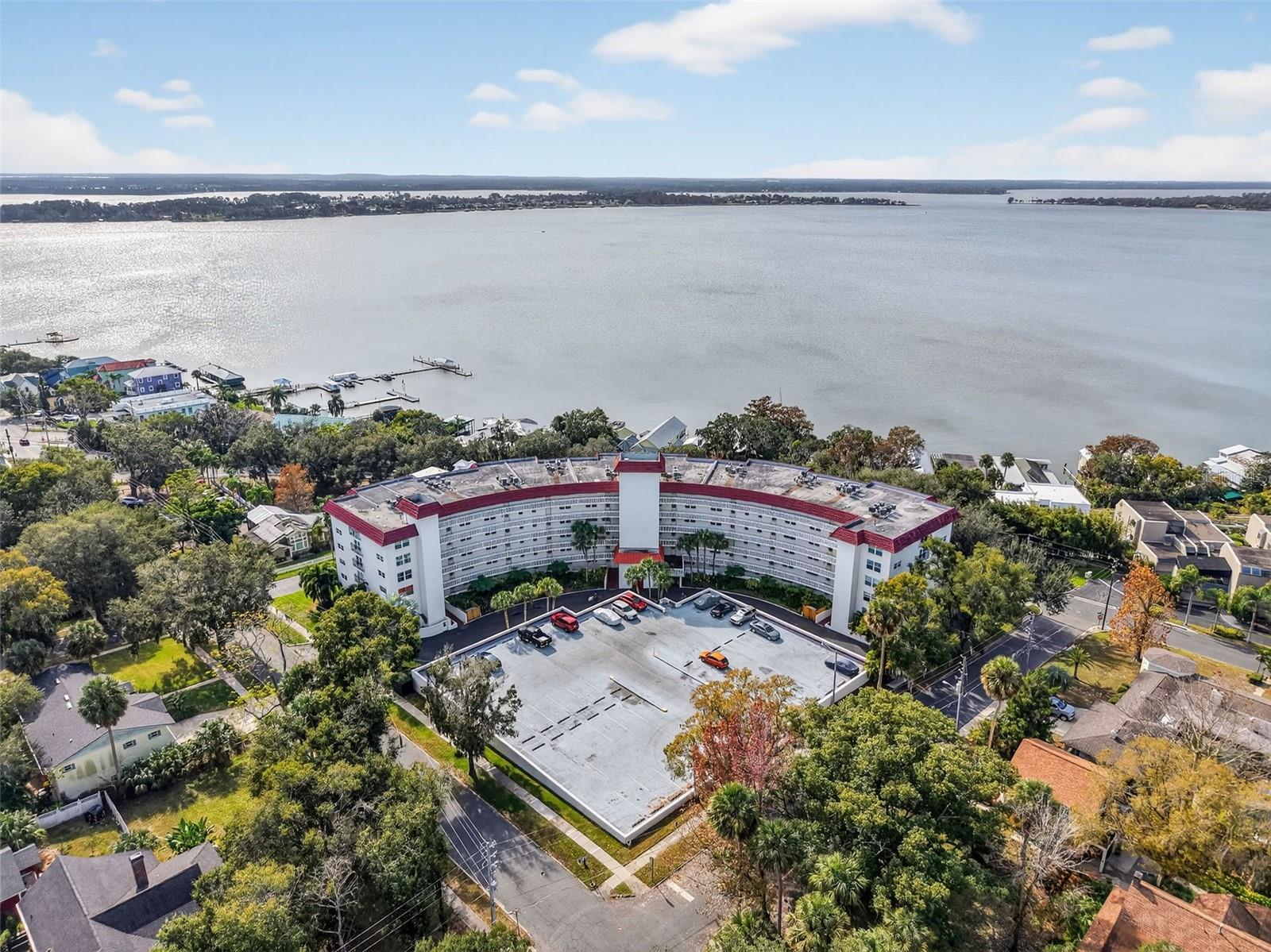 MOUNT DORA VILLA DORA CONDO UNIT 01 - Residential