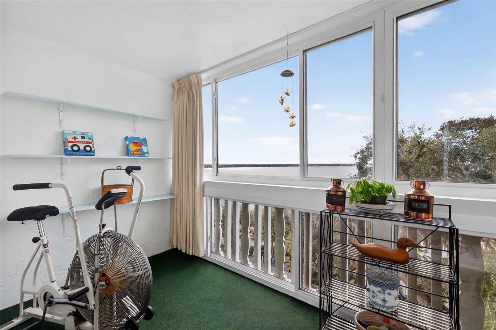 MOUNT DORA VILLA DORA CONDO UNIT 01 - Residential