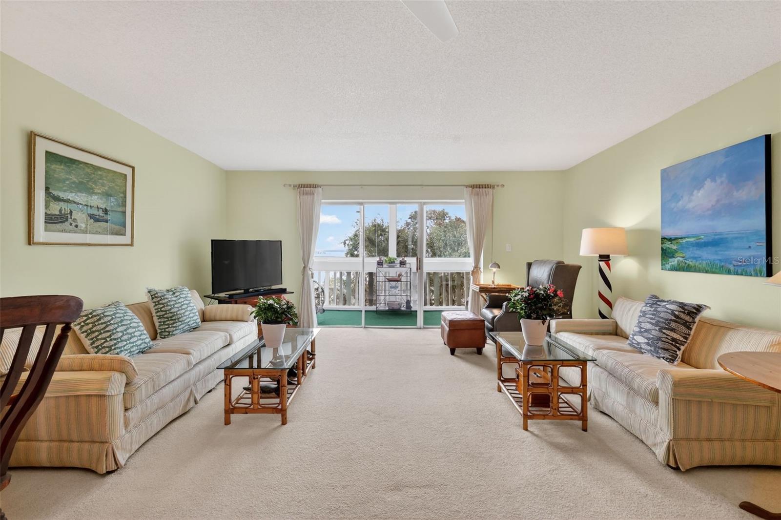 MOUNT DORA VILLA DORA CONDO UNIT 01 - Residential