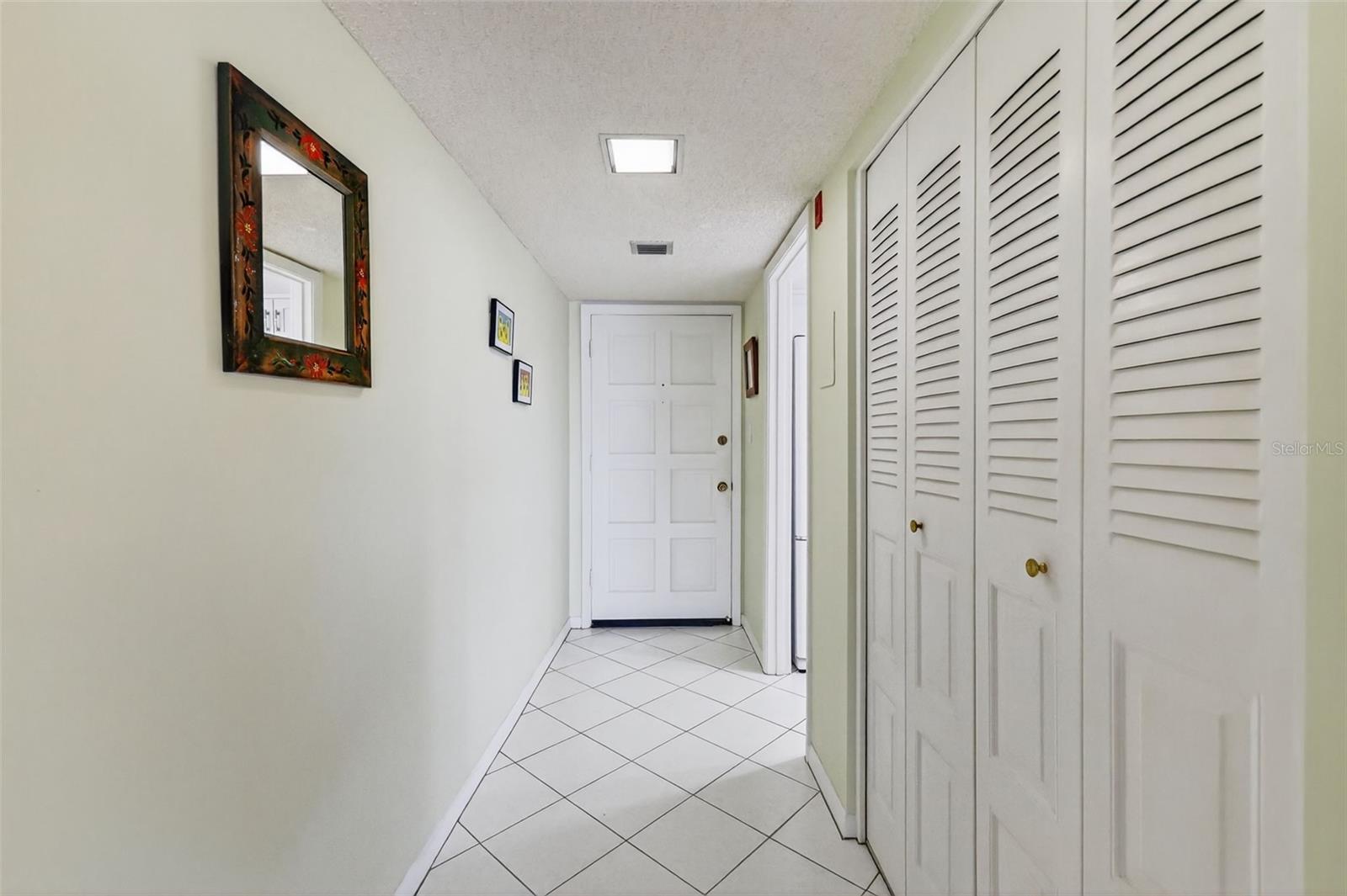 MOUNT DORA VILLA DORA CONDO UNIT 01 - Residential