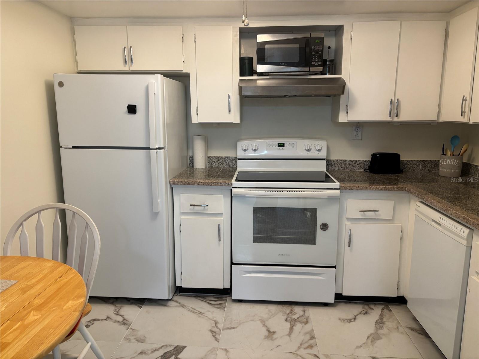 IMPERIAL COVE 9 - Residential Lease