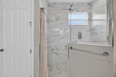 Tiny photo for 8220 Bridgeport Bay Circle, Mount Dora, FL 32757 (MLS # G5114836)