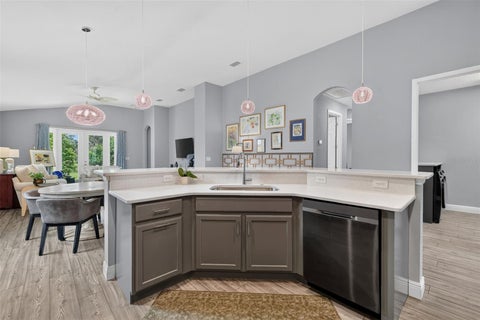 Tiny photo for 8220 Bridgeport Bay Circle, Mount Dora, FL 32757 (MLS # G5114836)