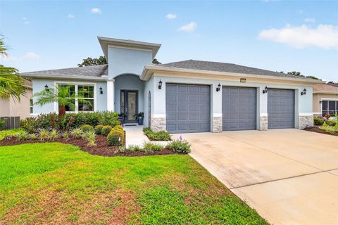 Tiny photo for 8220 Bridgeport Bay Circle, Mount Dora, FL 32757 (MLS # G5114836)