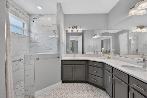 Tiny photo for 8220 Bridgeport Bay Circle, Mount Dora, FL 32757 (MLS # G5114836)