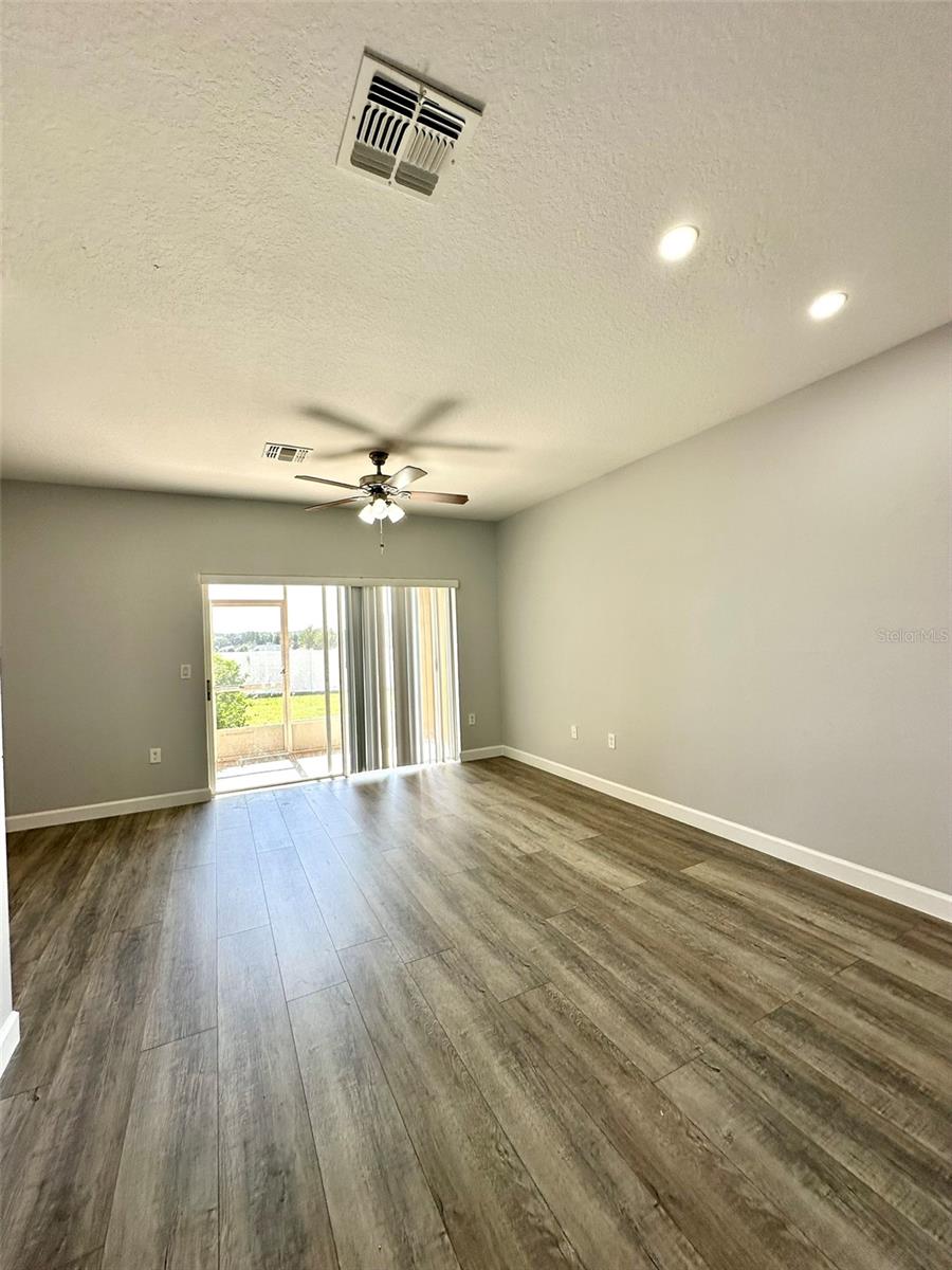 TOWNS LEGACY PARK - Residential Lease