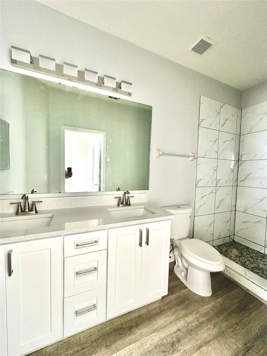 TOWNS LEGACY PARK - Residential Lease