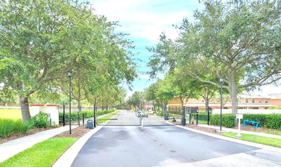 TOWNS LEGACY PARK - Residential Lease