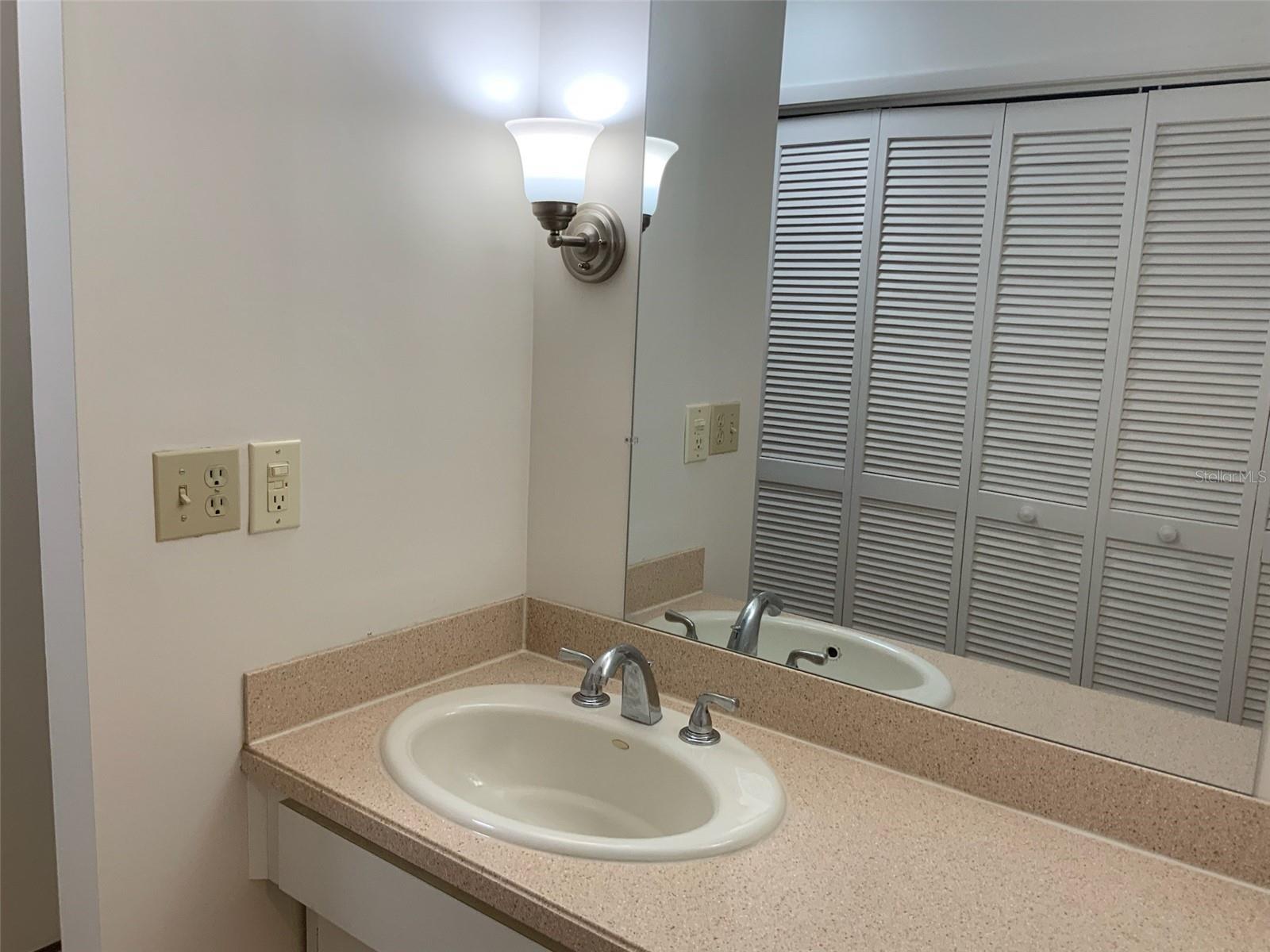 QUAIL FOREST CLUSTER HOMES - Residential Lease