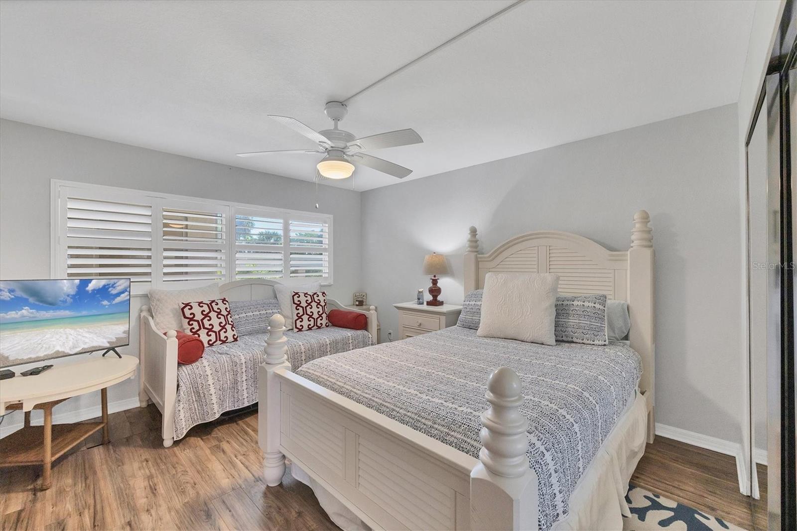 TIFFANY PLAZA - Residential