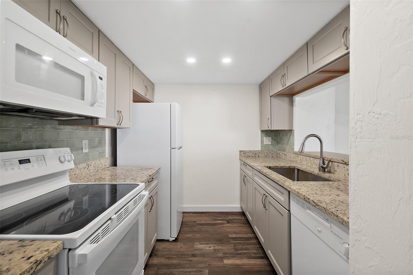 OCEAN VIEW MANOR - Residential