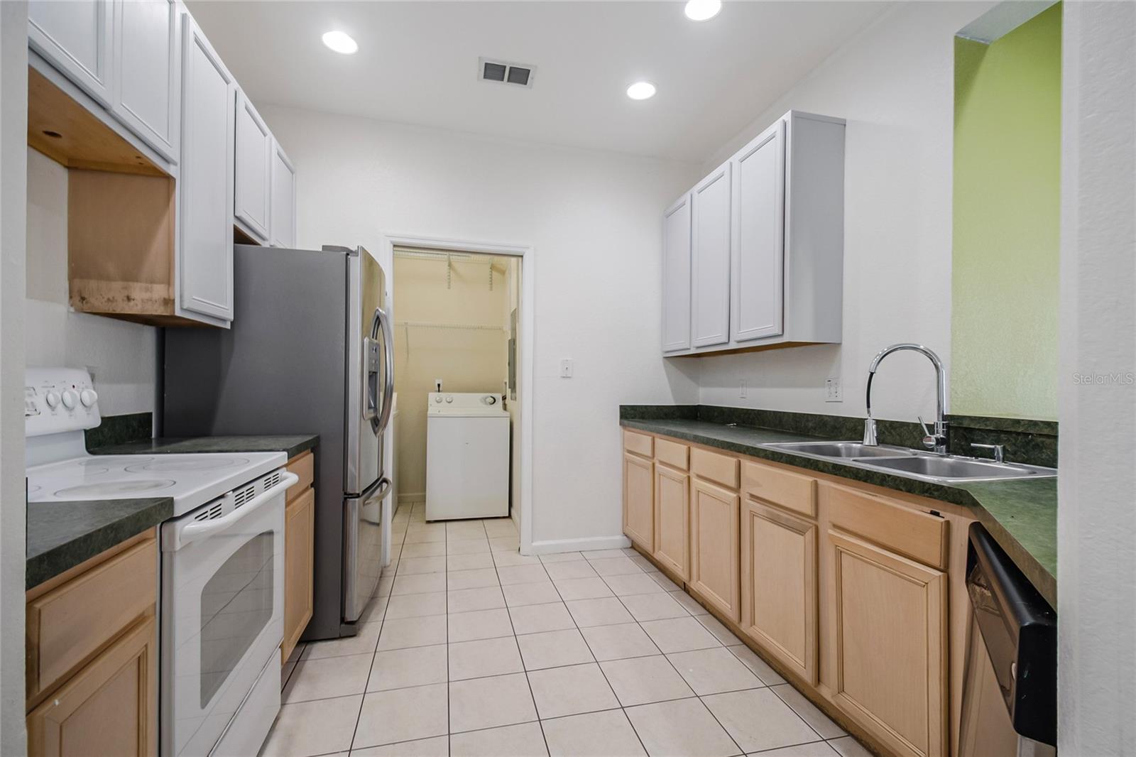 FLORA RIDGE PH 8 CONDO - Residential