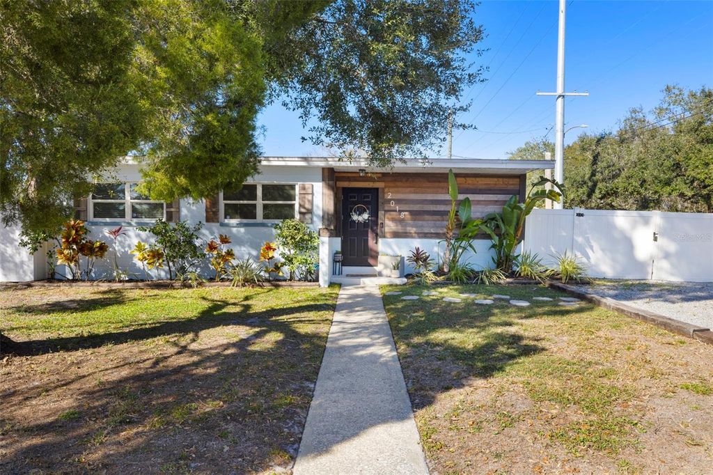 Photo of 2018 E Broad Street, Tampa, FL 33610 (MLS # TB8472920)