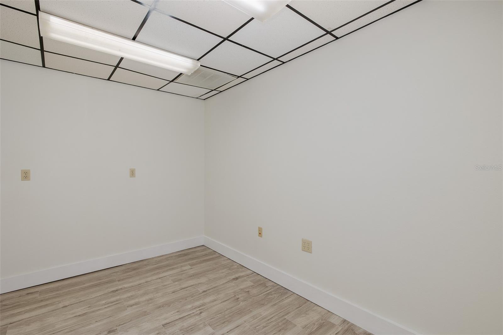 PORT RICHEY LAND CO SUB - Commercial Lease