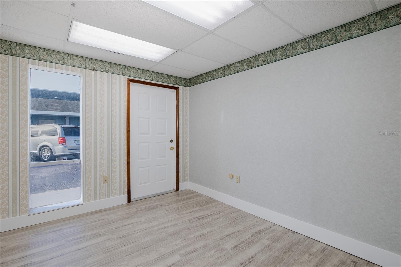 PORT RICHEY LAND CO SUB - Commercial Lease