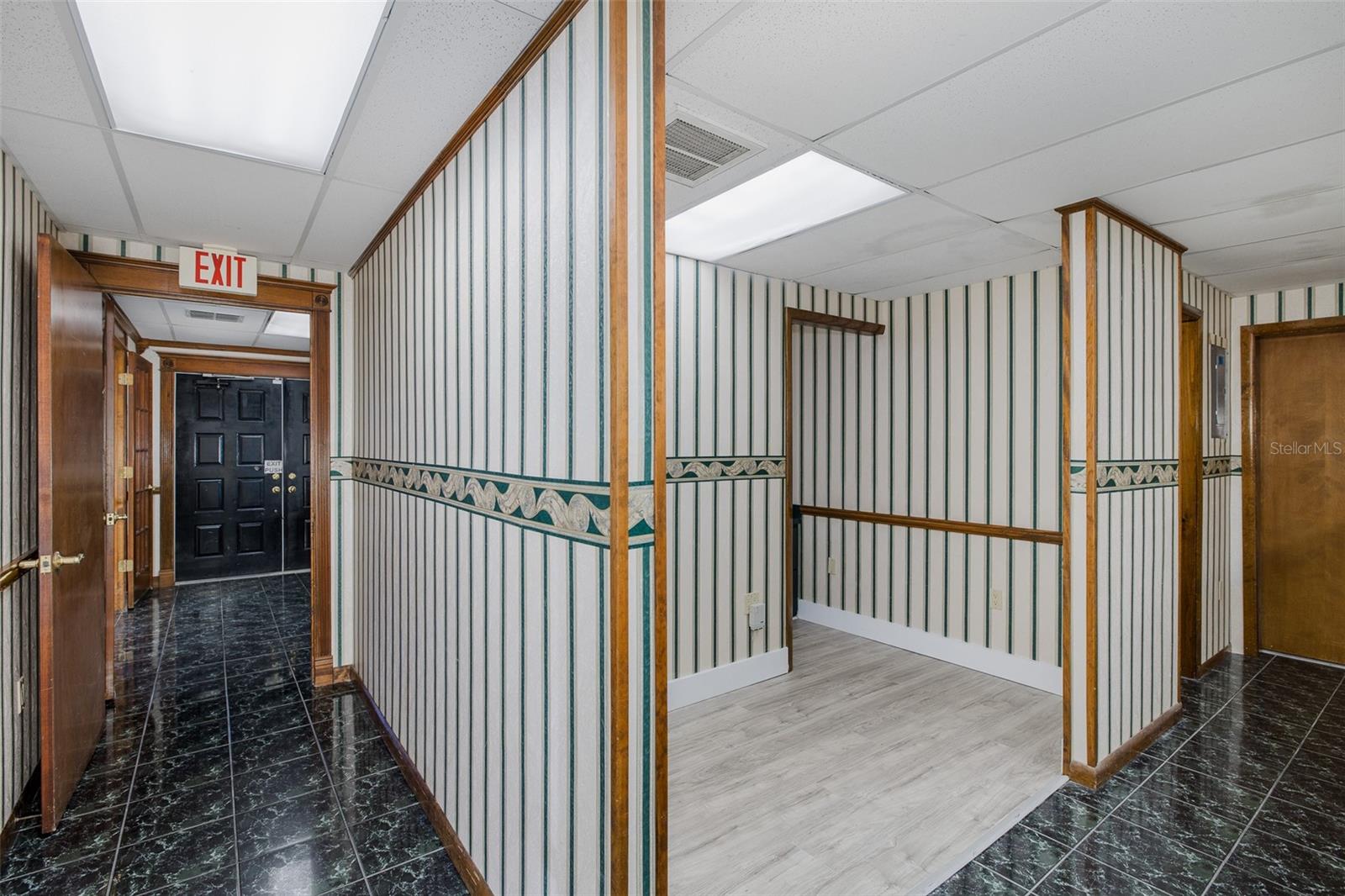 PORT RICHEY LAND CO SUB - Commercial Lease