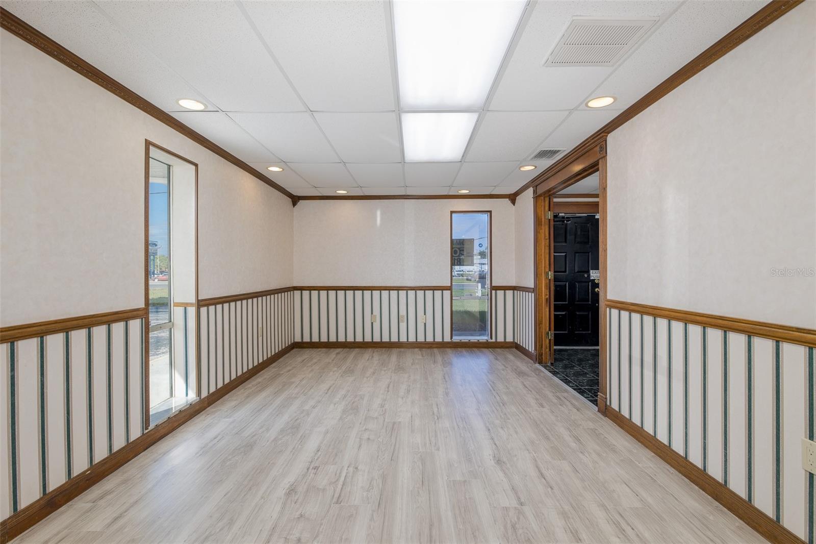 PORT RICHEY LAND CO SUB - Commercial Lease