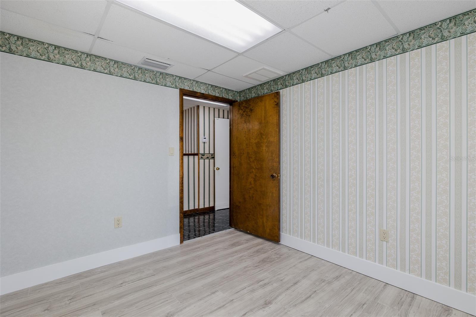 PORT RICHEY LAND CO SUB - Commercial Lease