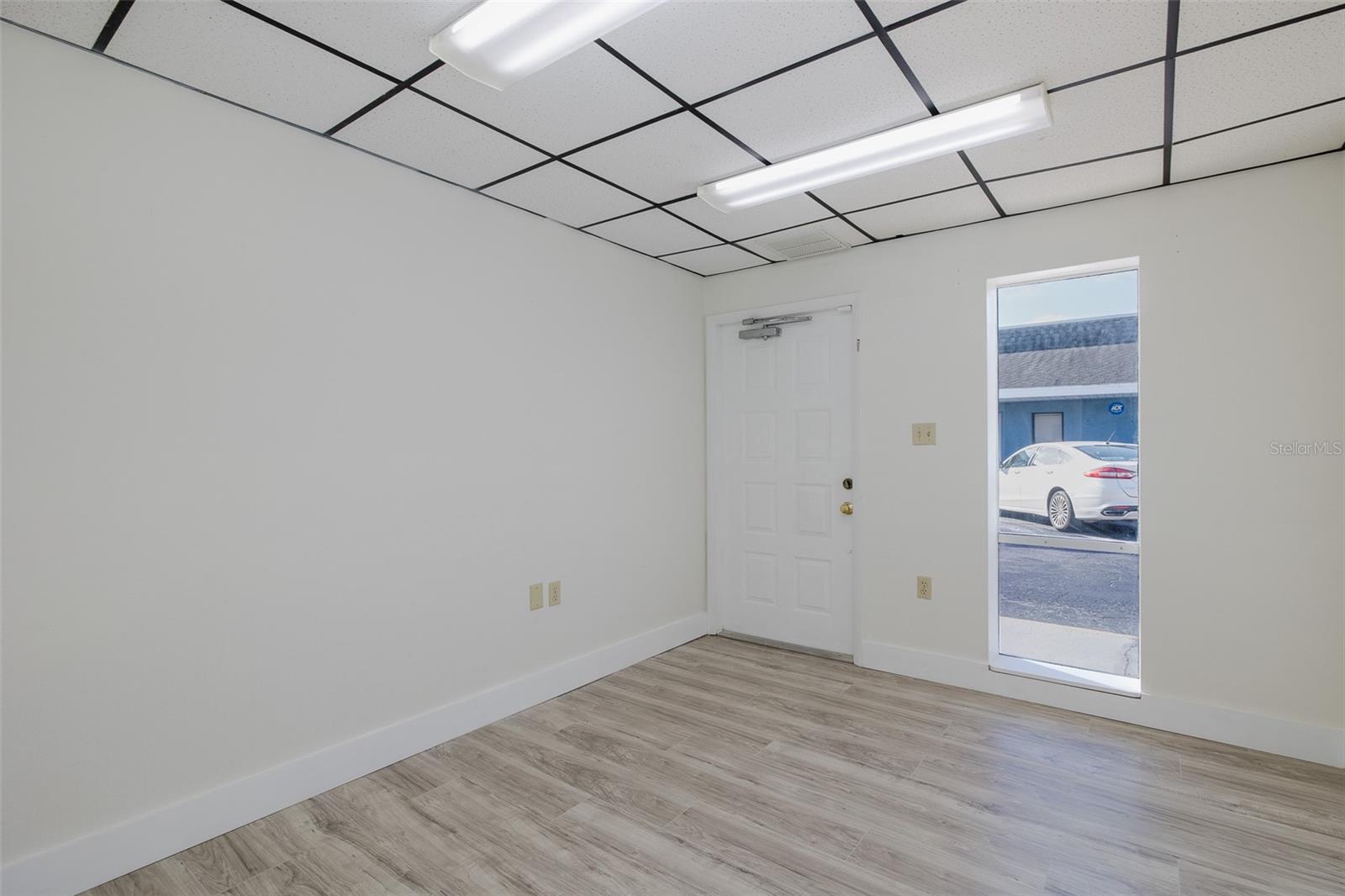 PORT RICHEY LAND CO SUB - Commercial Lease